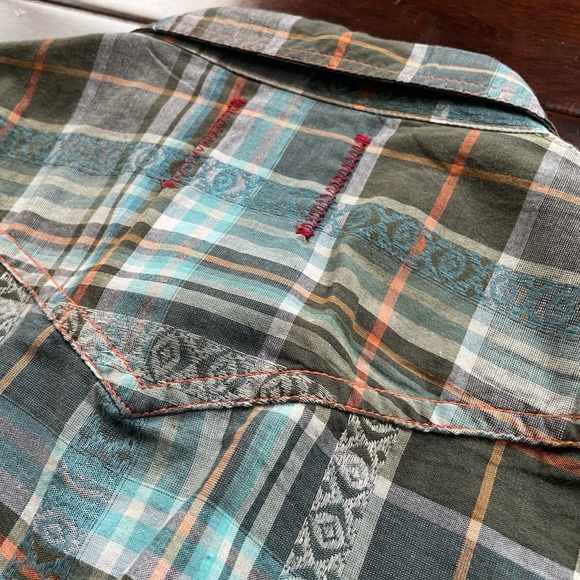 Vintage Red Western Style Short Sleeved Shirt with Pearl Snap Closure - Picture 9 of 11